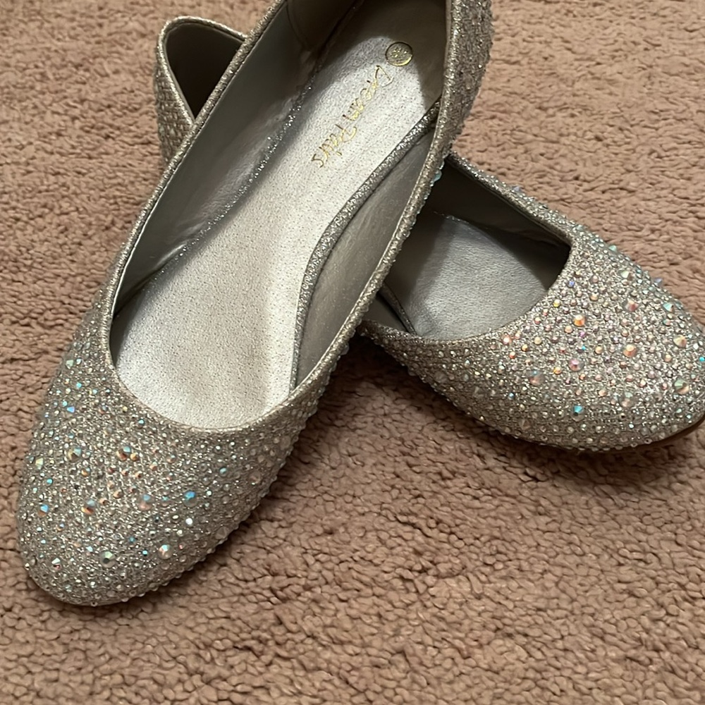 Cute Rhinestone Flats - Picture 2 of 5